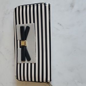 Apt 9 New NWT Bow Black and White Zipper Wallet